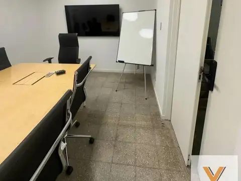 Oficina en Alquiler al Este