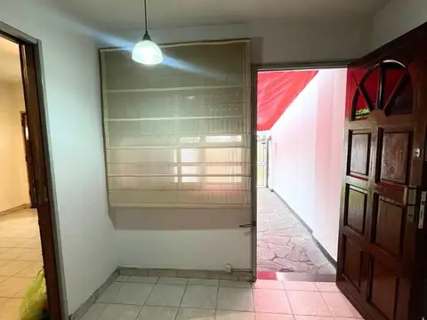 Depto Tipo Casa en Alquiler con 1 cocheras