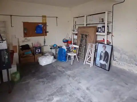 Galpón con vivienda 2 Amb 1º x escalera - Floresta/ Monte Castro