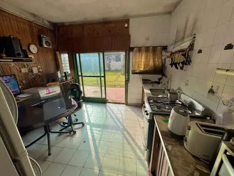 Casa 5 ambientes con 1 baño