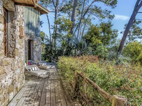 Casa en Alquiler Temporal en Cantegril, USD 11.250