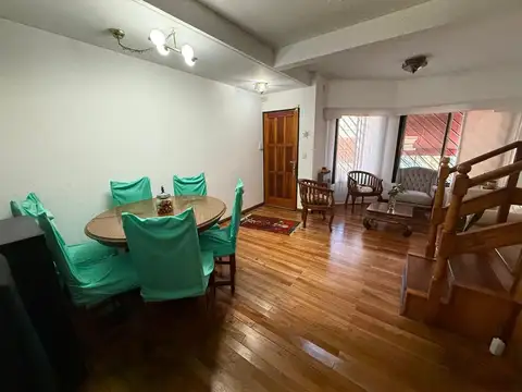 Departamento 4 ambientes con 2 baños