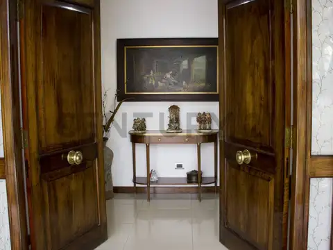 Oficina 7 ambientes con 3 baños
