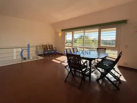 Depto Tipo Casa 3 ambientes con 2 baños