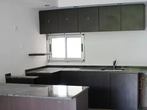 Departamento en Alquiler en República De La Sexta, $ 350.000