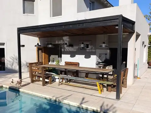 Venta de Casa con 5 dormitorios y pileta en La Caballeriza, Pilar