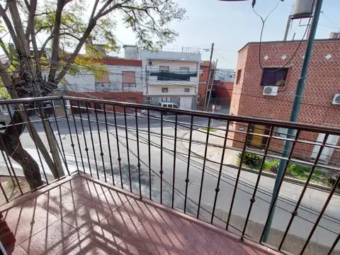 DEPARTAMENTO MONOAMBIENTE CON BALCON - BAJAS EXPENSAS -