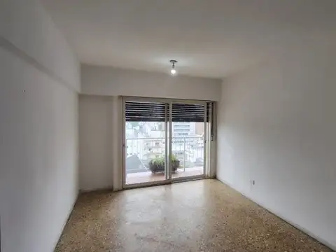 Departamento 2 ambientes con balcon- Alquiler
