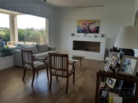 Casa en Alquiler Temporal con 2 cocheras