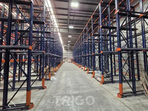 Depósito en alquiler con 1000 posiciones de racks incluidas. Oportunidad unica en Polo Ezeiza