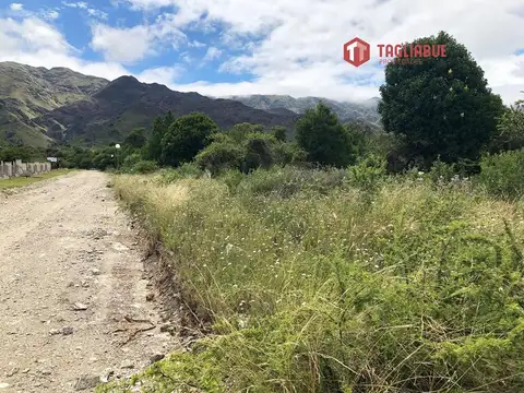 Terreno en Venta en Parque Los Nogales, USD 85.000