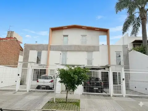 Duplex 3 ambientes Ramos Mejía con cochera a estrenar.