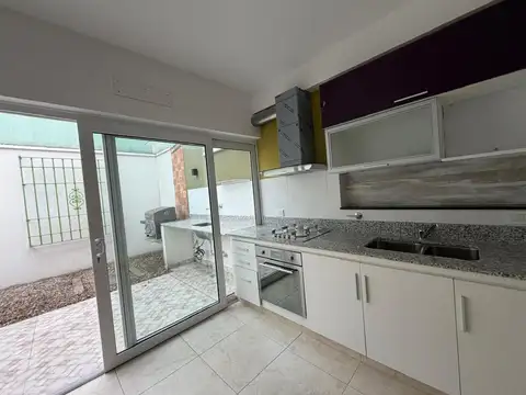 Casa en Alquiler en Ramos Mejia, $ 1.300.000