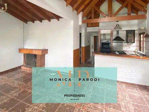 Casa en Alquiler con 1 cochera