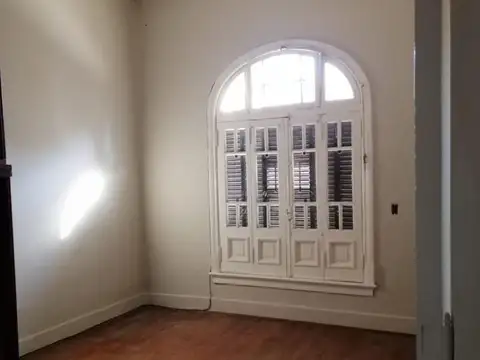 Casa en Alquiler en Republica De La Sexta, $ 800.000