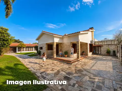 Casa 7 ambientes con 2 baños