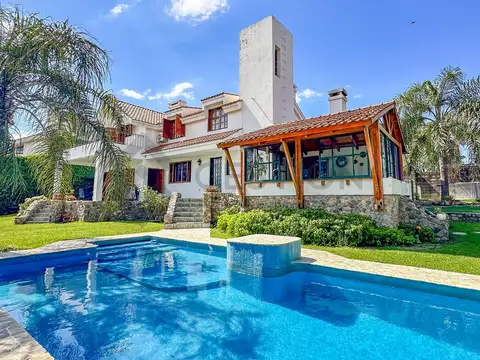 VENDO CASA A 1/2 CUADRA DEL SHOPPING