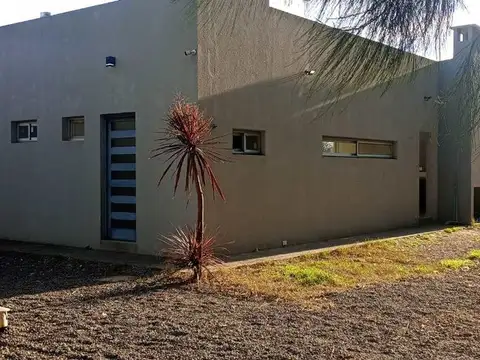 Casa en Venta en Lisandro Olmos Etcheverry, USD 165.000
