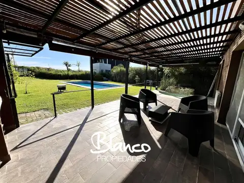 Casa 6 ambientes con 3 baños