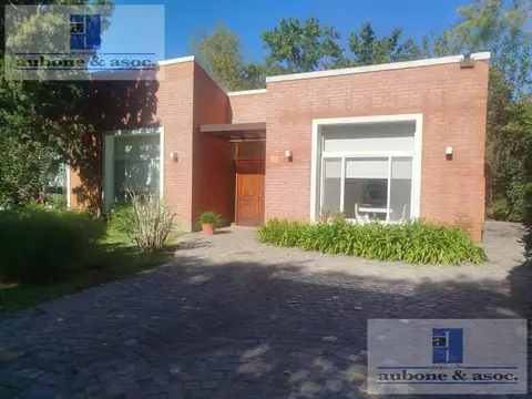 Casa en Alquiler Temporal con 2 cocheras