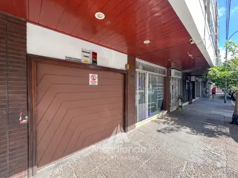 Cochera cubierta en Lamadrid y Alberti