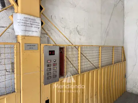 Cochera cubierta en Lamadrid y Alberti