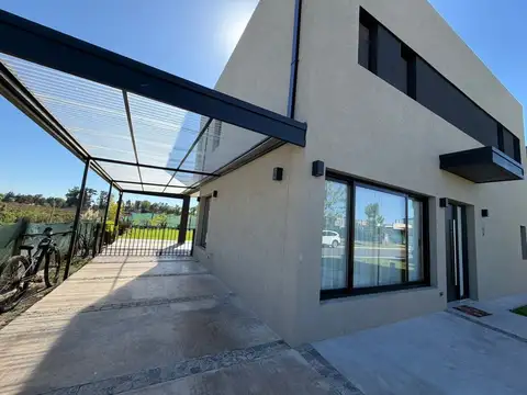 Casa en Venta en Vila Marina II 3 dormitorios, Villanueva 100