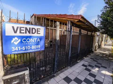 CASA CON COCHERA