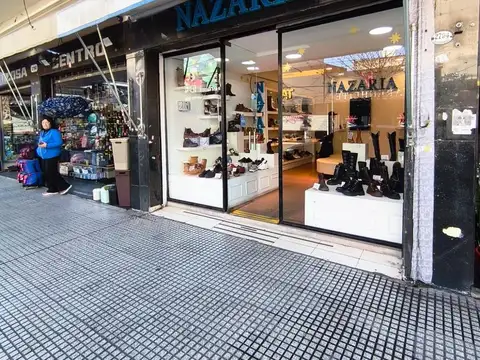 Tres de Febreo  al 2700