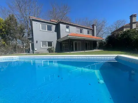 Casa en Alquiler de 4 dormitorios