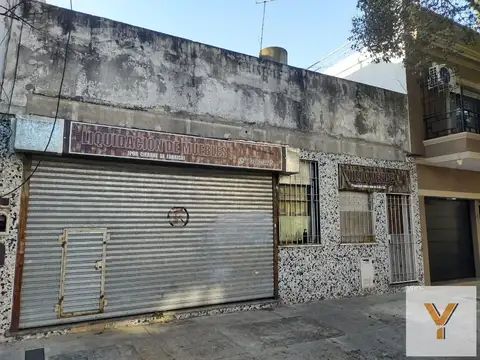 Casa en venta - 3 Dormitorios 1 Baño - Local - Velez Sarsfield