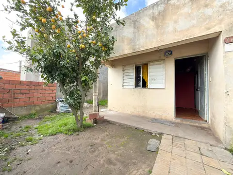 Casa 2 ambientes con 1 baño