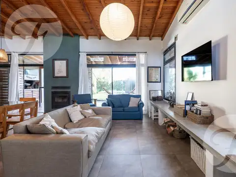 Casa moderna con jardín, piscina y galería en San Pedro – Viví la armonía en una sola planta