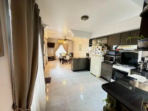 Casa 5 ambientes con 2 baños