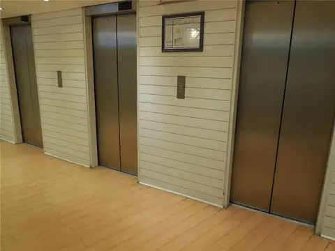 Oficina en Venta con 2 cocheras