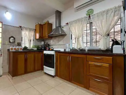 CASA 4 AMBIENTES EN VENTA ADROGUE