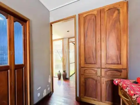 Casa 7 ambientes con 4 baños