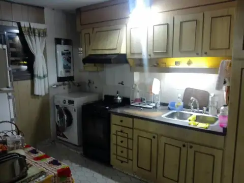 Departamento de 3 Ambientes - Amplio, Luminos.