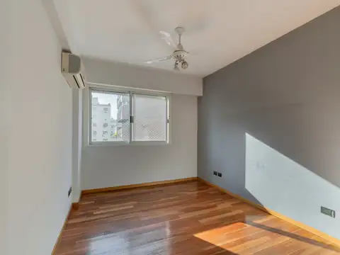 Venta departamento 4 ambientes en Flores con parrilla