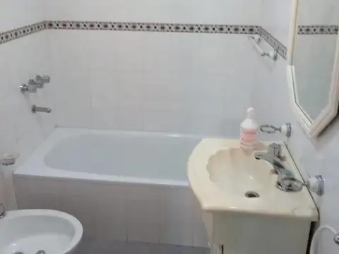 Depto Tipo Casa 2 ambientes con 1 baño