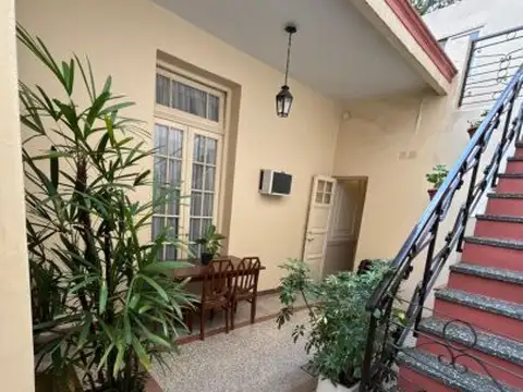 Casa 7 ambientes con 1 baño