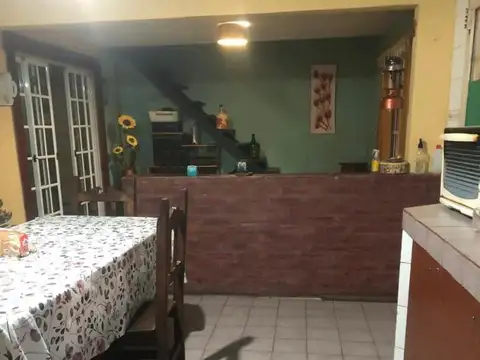 Casa 3 ambientes con 1 baño