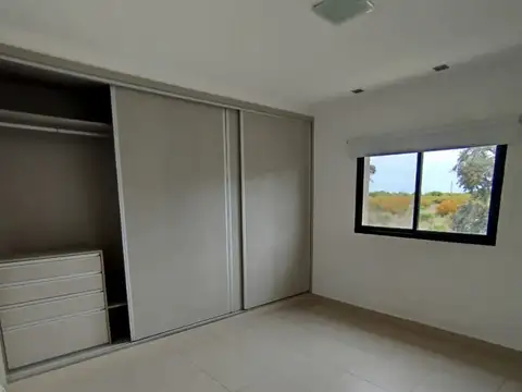 Casa 8 ambientes con 3 baños