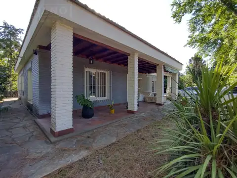 Venta. Casa 4 Ambientes con Quincho Incorporado Y Pileta. Country El Jagüel, Fátima, Pilar