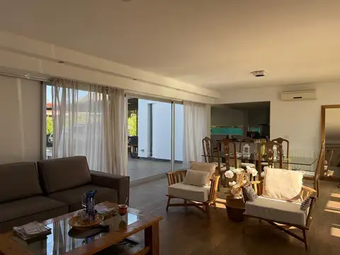 Casa en Alquiler de 3 dormitorios