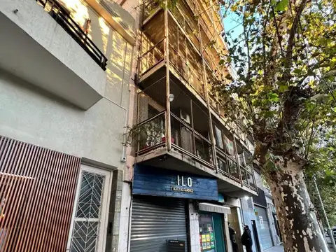 Local en Alquiler en Flores Norte, $ 700.000