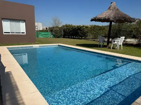 Casa en Venta en El Cantón - Barrio Golf, USD 219.000