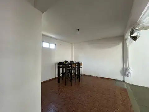 VENDO LOCAL, GALPON, SALON DE EVENTOS. TOMO AUTO