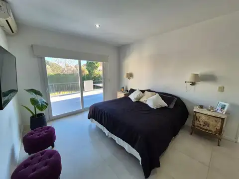 Casa en Venta con 6 cocheras