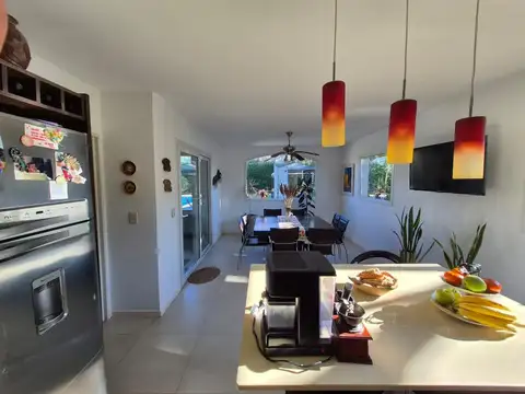 Casa en Venta en Loma Verde, USD 330.000
